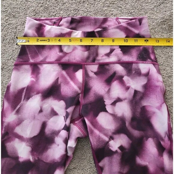 Lululemon Wunder Under Purple Abstract Flower Print High rise 7/8 legging Size 6 - Picture 6 of 9